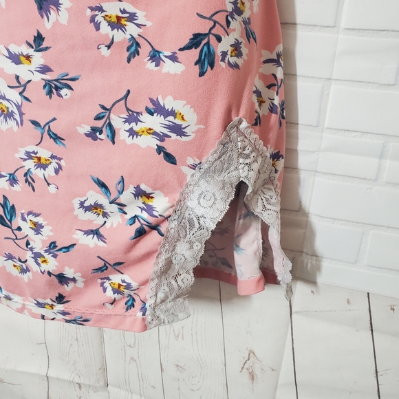 Victoria Pink Floral Lace Dress - Picture 2 of 10